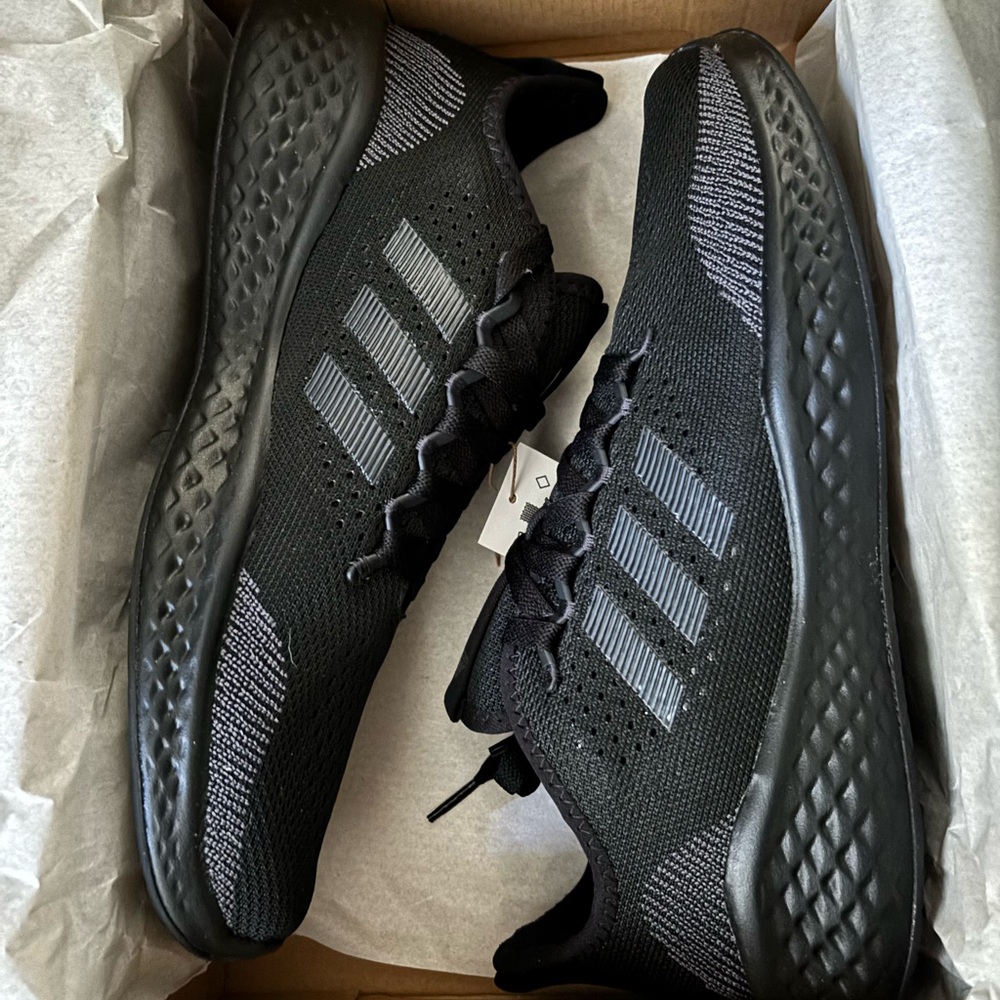 Adidas Fluidflow 2.0 size 10.5 Men’s  Black / Grey Six / Core Black FZ1985